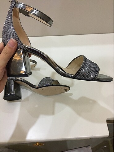 Zara 36 NUMARA GRİ SİMLİ AYAKKABI