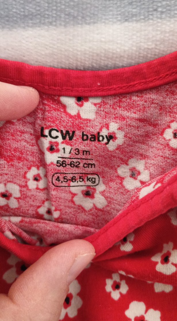 Kırmızı Çiçekli Fırfırlı Bebek Tulum 1/3 ay - Görsel 3