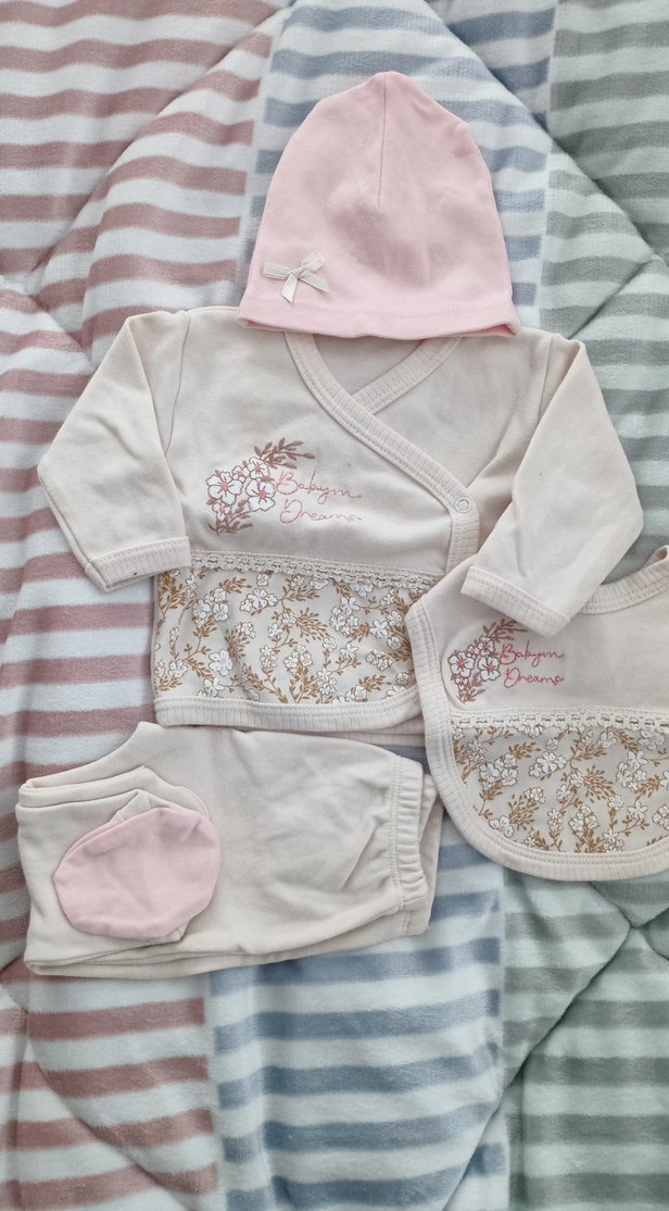 Nakışlı Dantelli  Bebek Kız Takımı - Görsel 2