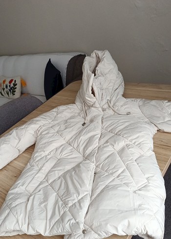 xs Beden Bej renkKapüşonlu Kışlık Mont