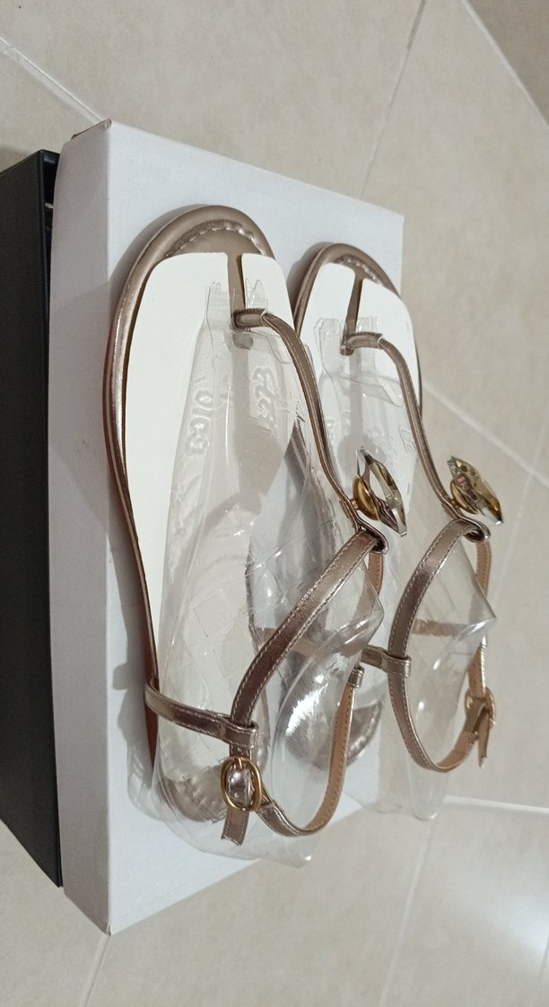 Bej Parlak topuksuz Kadın Sandalet - Görsel 2