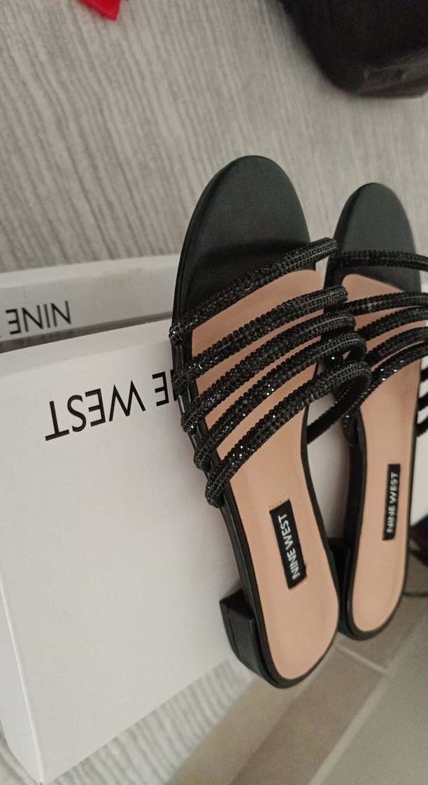 Siyah Boncuklu Topuklu Kadın Terlik - Görsel 3