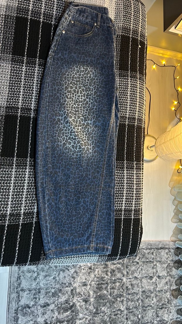 Koyu Mavi Leopar Desenli Bol Kesim Kadın Kot - Görsel 2