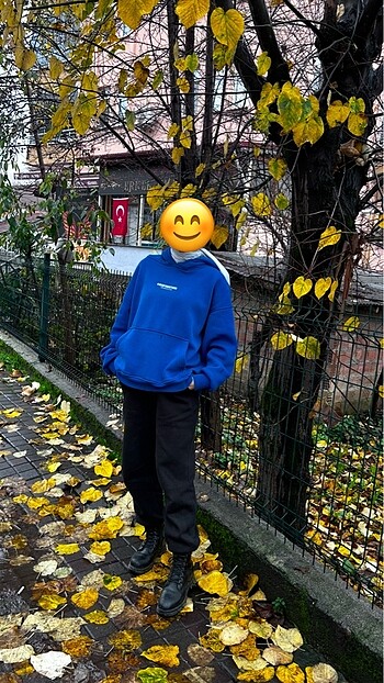 Sweatshirt