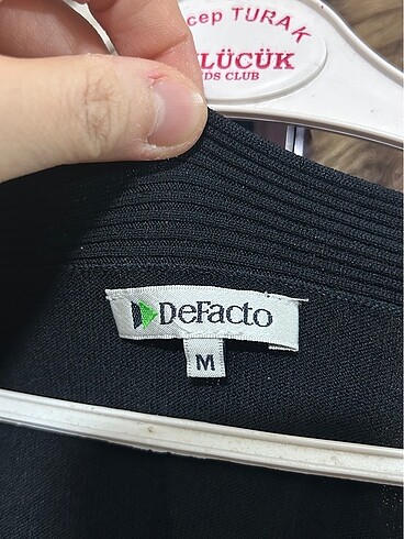 Defacto V yaka kazak