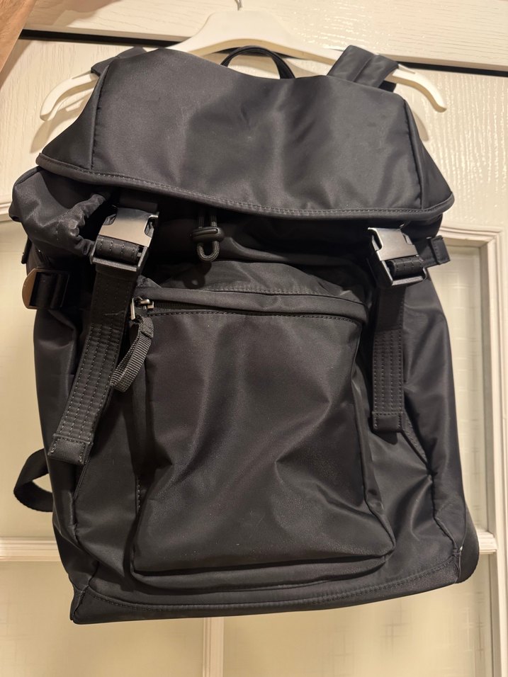 Siyah Sırt Çantası - Görsel 3