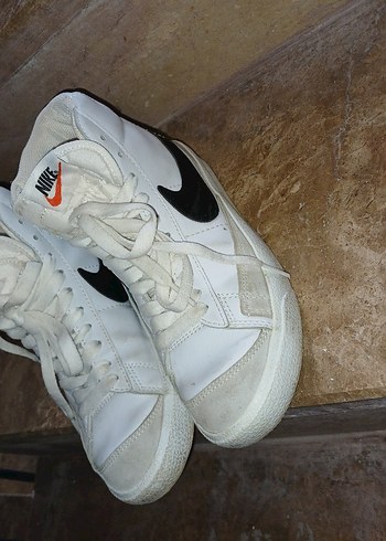 Nike Nike Beyaz Siyah Bağcıklı Spor Ayakkabı