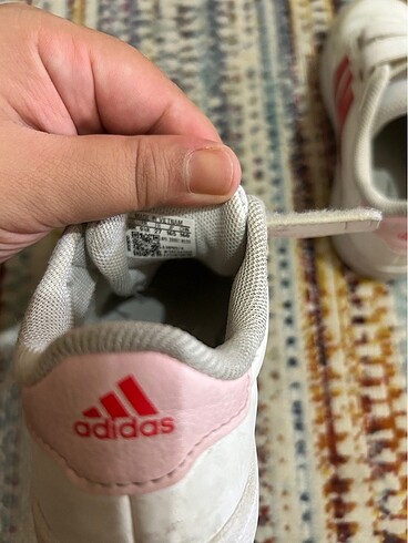 27 Beden beyaz Renk Adidas 27 numara