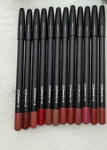 MAC Koyu Kırmızı Dudak Kalemi