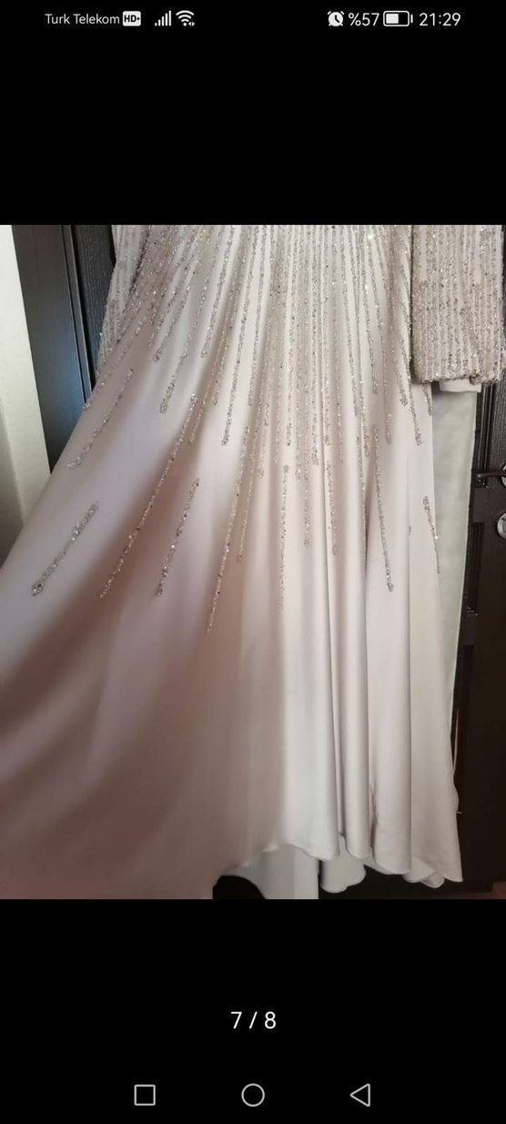 Bej Uzun Kollu Yüksek Yakalı Abiye Elbise - Görsel 3