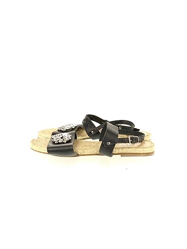 Derimod Sandalet %70 İndirimli.