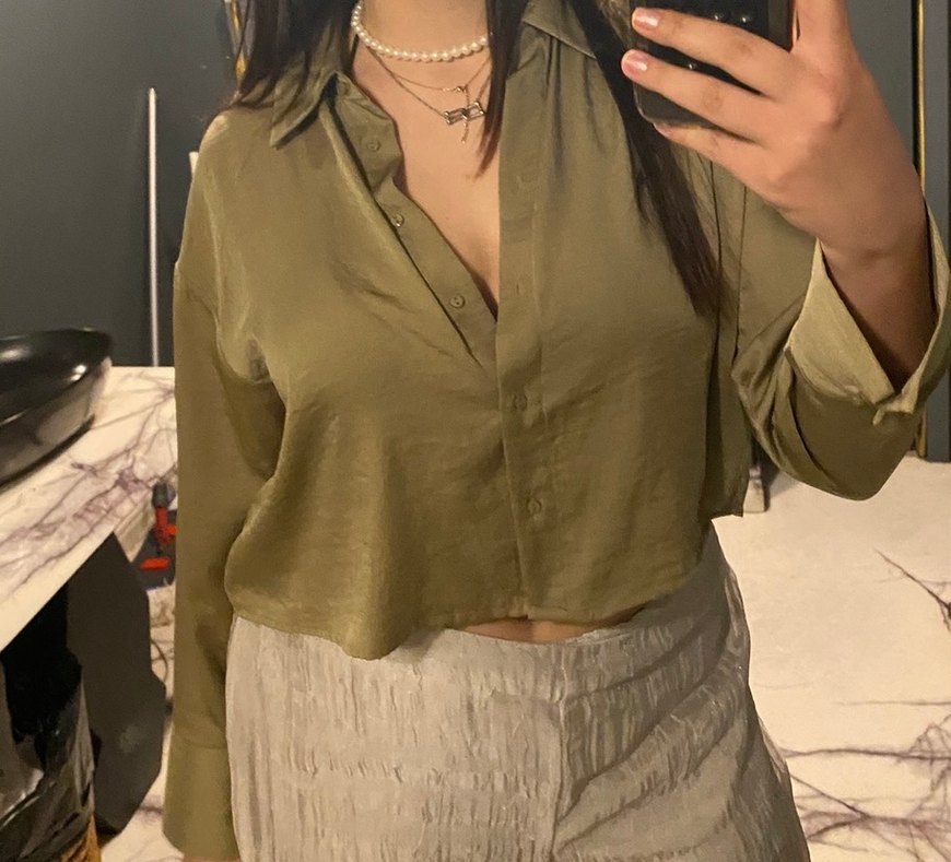 Stradivarius Haki Saten Crop Gömlek - Görsel 2
