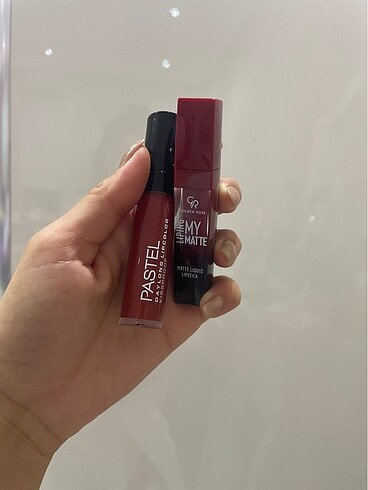 Kırmızı ruj golden rose pastel