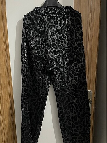 Leopar desenli pantolon