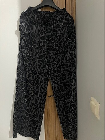 m Beden Leopar desenli pantolon
