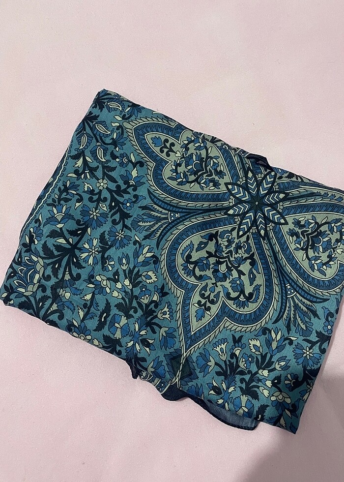 Mavi desenli şal - Görsel 3