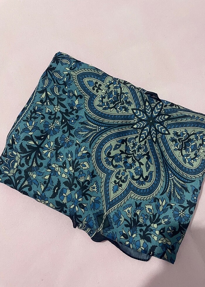 Mavi desenli şal - Görsel 4
