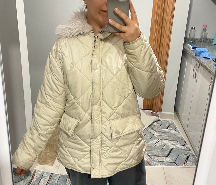 Kürk Detaylı Bej Kadın Kışlık Mont - Görsel 2