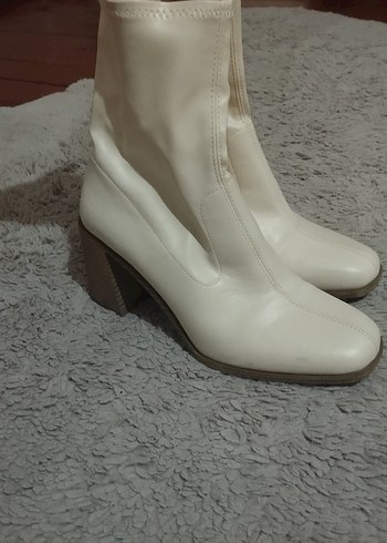 Beyaz Deri Kadın Dolgu Topuk Bot - Görsel 3