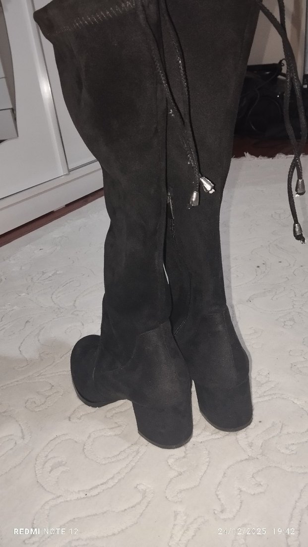 Siyah Süet Tokalı Dizüstü Bot - Görsel 3