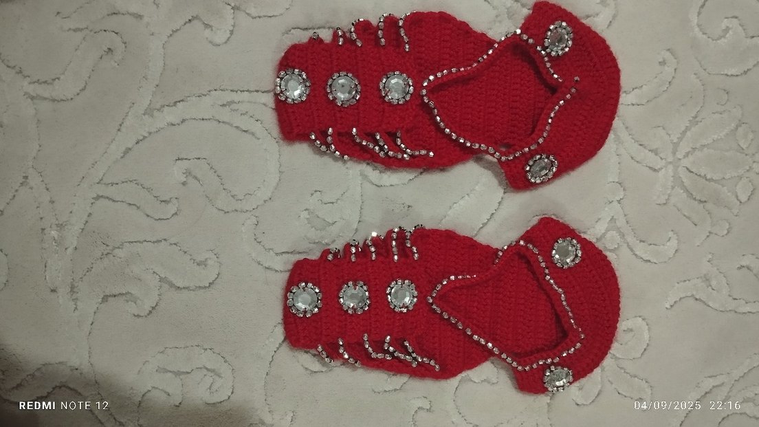 Kırmızı Boncuklu Örgü Stiletto Terlik - Görsel 2