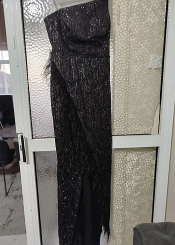 Siyah Yılan Desenli Tüy Detaylı Uzun Abiye - Görsel 2