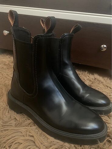 H&M Hm chelsea bot