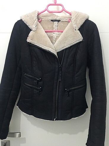 ZARA MONT