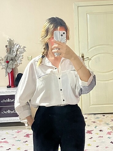 Lacivert çizgili beyaz salaş gömlek