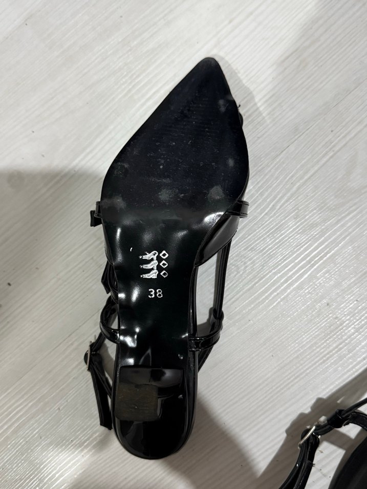 Siyah Kemerli Topuklu Ayakkabı - Görsel 4