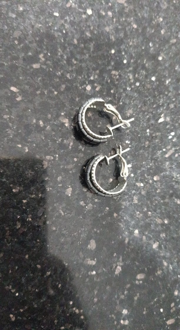 Siyah Parlak Rock Punk Erkek Küpeleri - Görsel 2