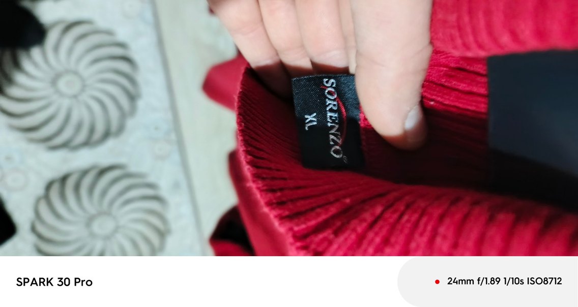 Kırmızı Boğazlı Triko Kazak - Görsel 2