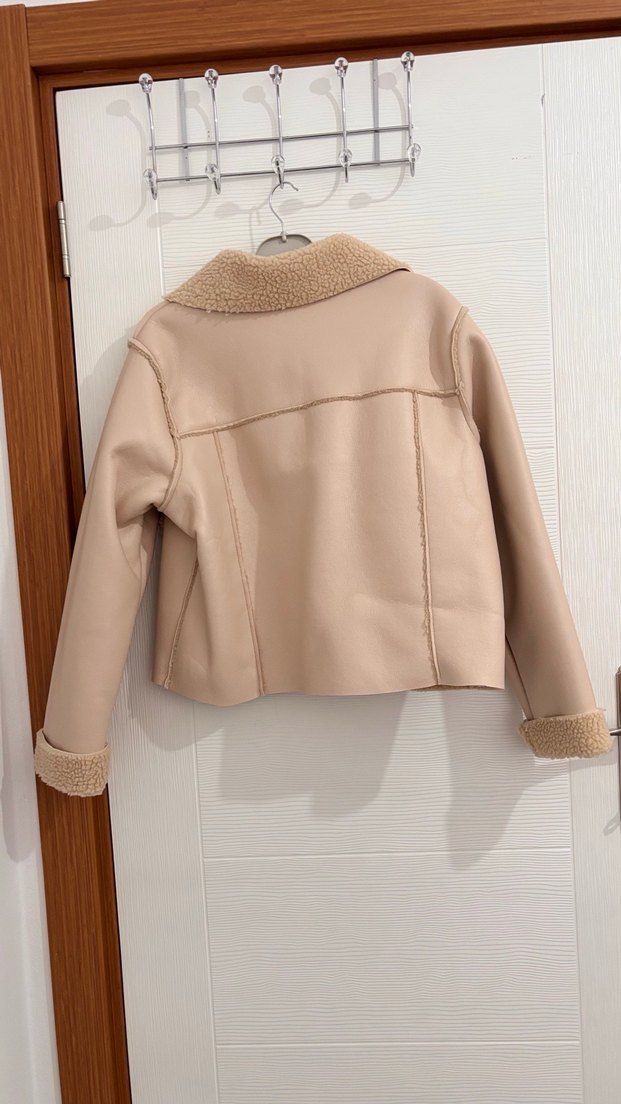 Bej Kısa Süet Ceket Peluş Detaylı - Görsel 3
