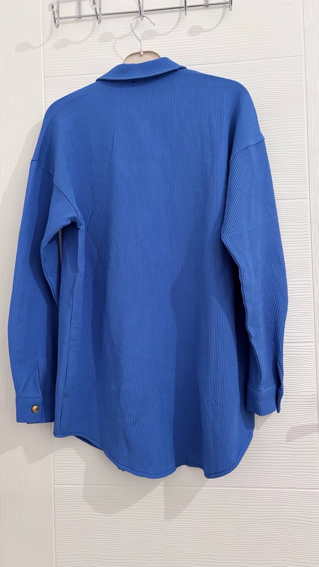 Mavi Düğmeli Kadın Uzun Kollu Gömlek - Görsel 3