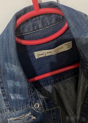 Batik Düğmeli Mavi Denim Kadın Gömlek