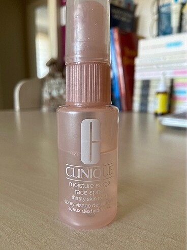 Clinique nemlendirici sprey