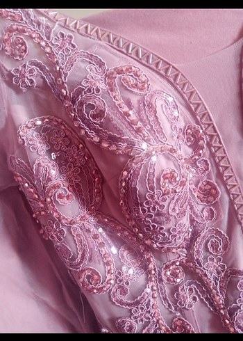 Pembe Nakışlı Uzun Abiye Elbise