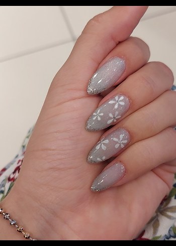 Kedi Gözü Beyaz Çiçekli Jel Tırnak - Görsel 3