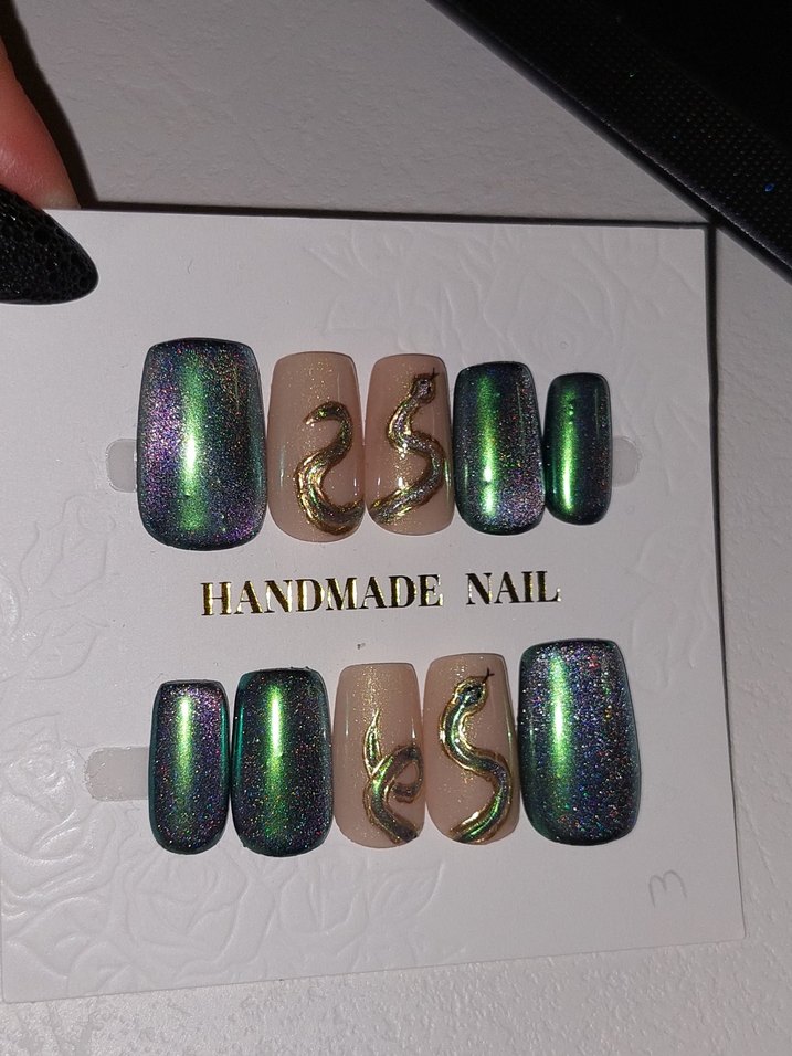 Yeşil Kedi Gözü Yılan Jel Takma Tırnak - Görsel 2