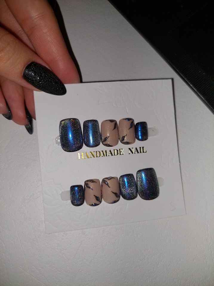 Mavi Kedi Gözü Takma Jel Tırnak - Görsel 2