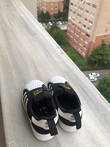 22 Beden siyah Renk Adidas bebek ayakkabısı