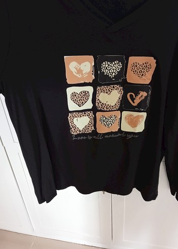 Siyah Desenli  V Yaka Uzun Kollu Tişört - Görsel 5