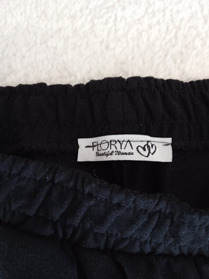 Siyah Desenli  V Yaka Uzun Kollu Tişört - Görsel 3