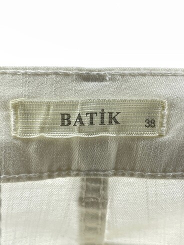38 Beden beyaz Renk Batik Jean / Kot %70 İndirimli.
