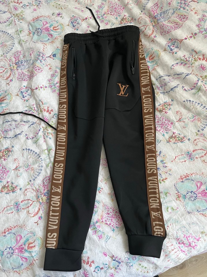 Erkek Siyah Louis Vuitton Baskılı Eşofman Takımı - Görsel 3