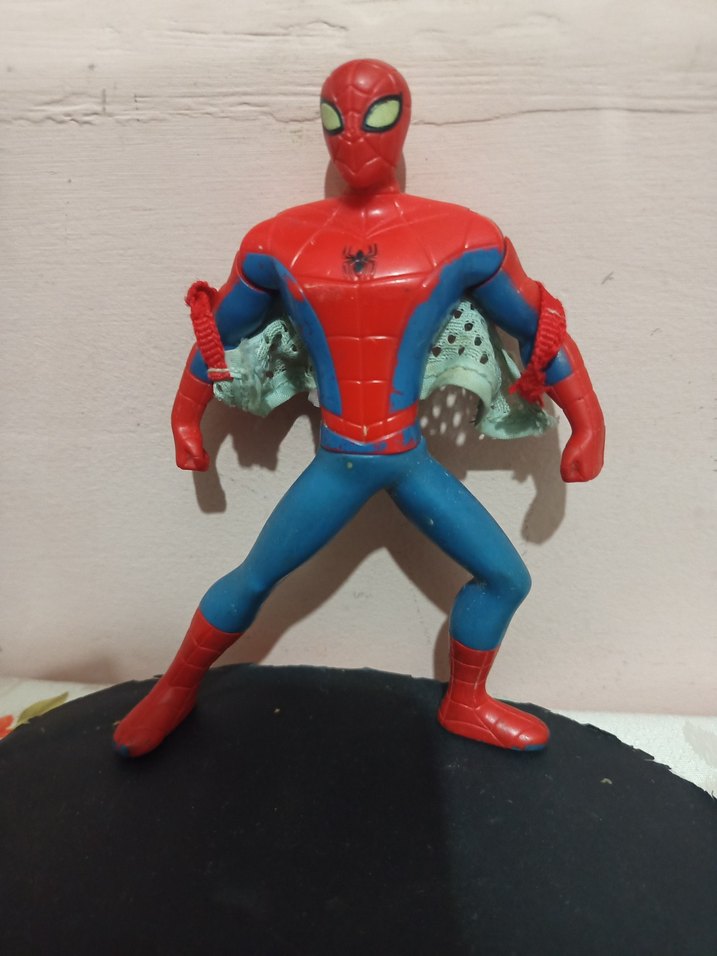 2009 Spiderman Figürü Marvel Adelaide Gevşek Figür Pelerinli - Görsel 3