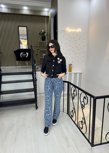 Kot taşlı işlemeli yüksek bel denim pantolon