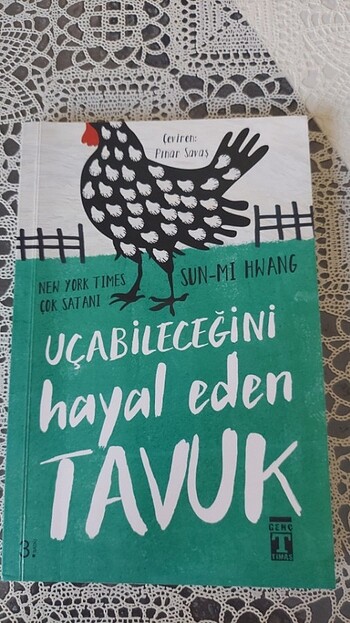 Uçabilelecegini hayal eden tavuk