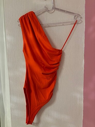 zara turuncu body