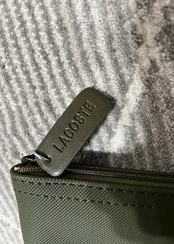 Beden haki Renk Lacoste Haki Kadın Fermuarlı Kol ve Omuz Çantası